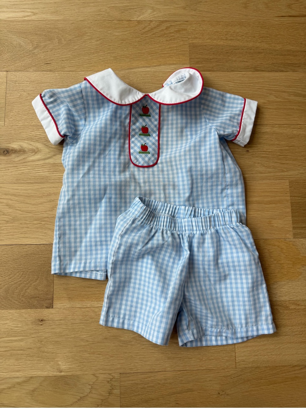 Little English back to school apple outfit